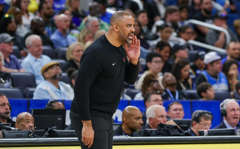 开云应用中心-意外惨败！29:8令人愤怒，NBA焦点1战：火箭20分溃败，争冠成笑话