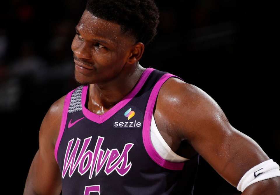 开云APP下载-NBA官宣两张罚单：华子贝恩用力把球扔向观众席 各罚25000美元